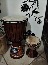 tamburi in legno africano