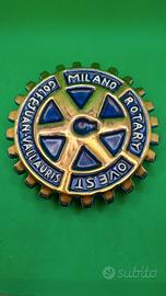 Stemma commemorativo in ceramica Rotary Milano e V