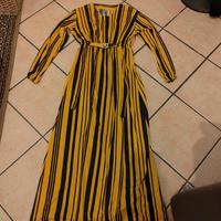 Vestito lungo a righe gialle e nere