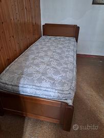 Letto singolo con materassi