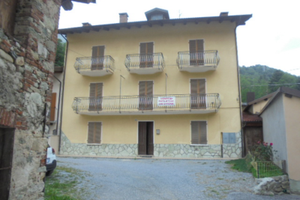 Casa centro paese S. Bartolomeo