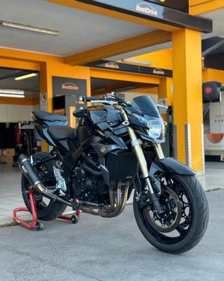 Suzuki gsr 750