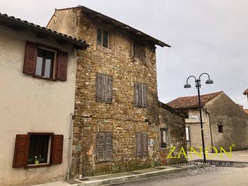 Casa accostata - Mossa