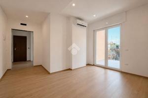 3 LOCALI A BARI