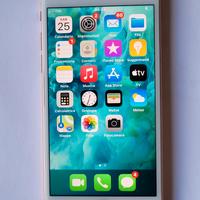 iphone 8 64gb batteria cambiata a novembre