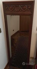 Anta in noce con specchio