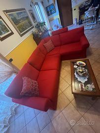 Divano in tessuto rosso