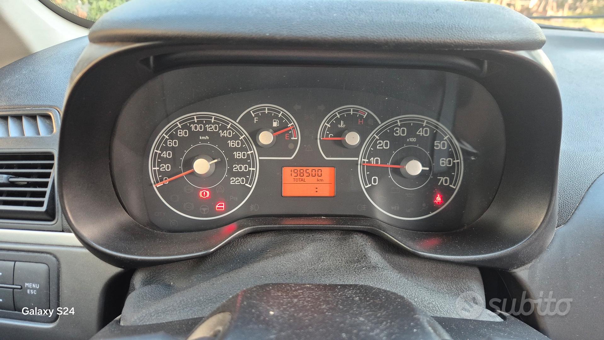 Fiat Grande Punto 2007 photo 5
