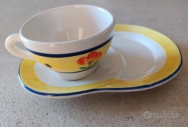 Tazza con piatto porta biscotti in ceramica