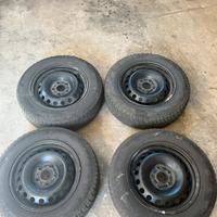 Cerchi in ferro 15”+gomme invernali Pirelli