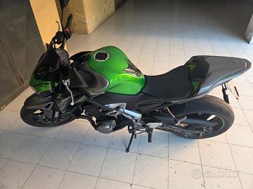 Moto z900