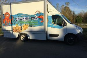 Truckfood attrezzato con friggitrici