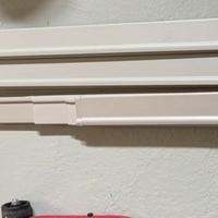 Zoccolini grigi in PVC pari al nuovo