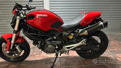 Ducati Monster 696