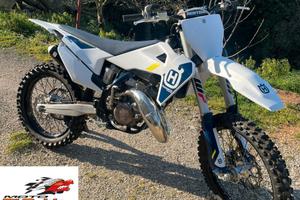 Husqvarna tc 125 2022 a carburatore 30 ore