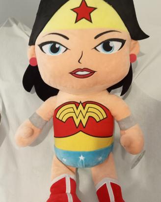 Wonder Woman pupazzo gigante