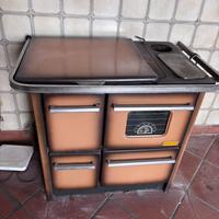 Stufa a legna con forno