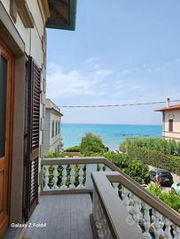 Appartamentino direttamente sul mare
