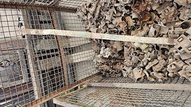 Stock morsetti per tubi innocenti