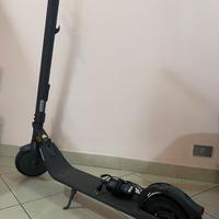 monopattino elettrico segway e25e