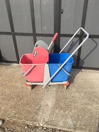 Carrello per pulizie