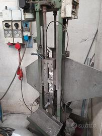 Macchina per alesare tubo sella