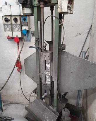 Macchina per alesare tubo sella