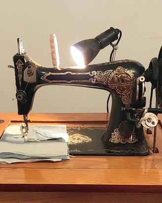 Macchina da cucire  antica inizio 1900 vintage