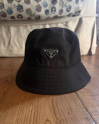 Prada Bucket Hat nero