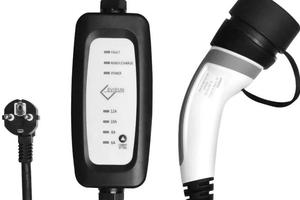 caricatore auto elettrica presa schuko
