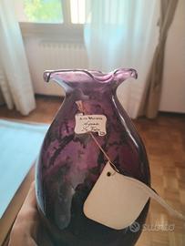 Vaso di vetro di murano con decorazioni in argento