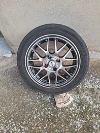 cerchio in lega con gomme estive 175/55t15