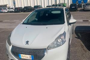 PEUGEOT 208 1.4 HDi 5 porte c/tetto panoramico
