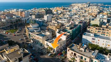 Locale Commerciale con Parcheggio Privato