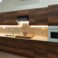 Cucina con lavastoviglie 