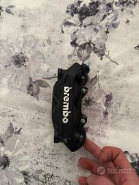 Pinza freno brembo M40 / p4 32 32 (anche motard)