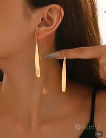 Orecchini lunghi minimal
