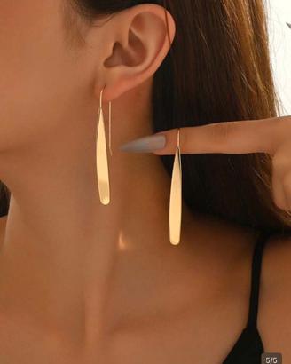 Orecchini lunghi minimal