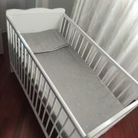 Lettino/culla bianco per bambini