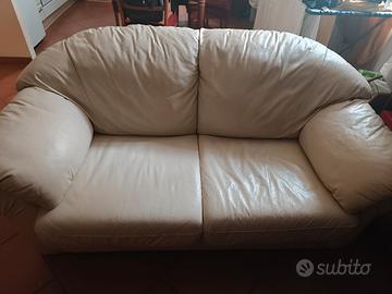 Divano letto in pelle bianca 2 posti con braccioli
