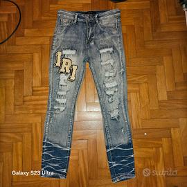 jeans con strappi