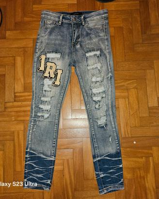 jeans con strappi