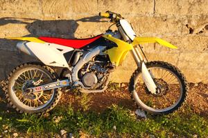 Suzuki RMZ 450 - 2015