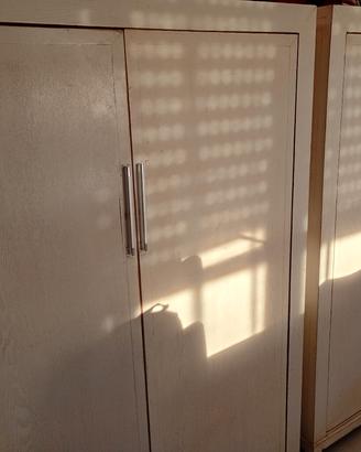 credenze in legno sbiancato