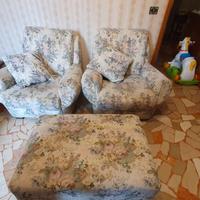 Divano poltrone e pouf in tessuto