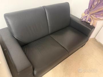 Divano due posti in pelle nero