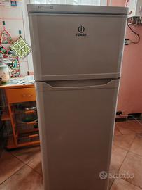 Frigorifero Doppia Porta Indesit RAA 29