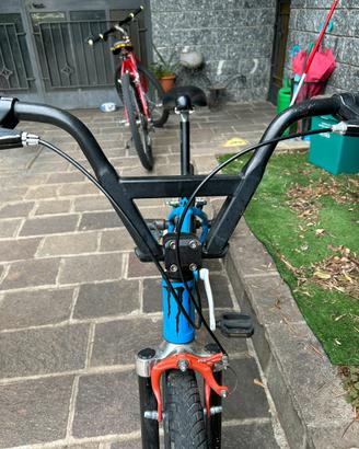 Bmx con sticker monster
