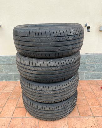 Pneumatici 225/55R18