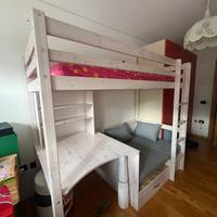 Letto a soppalco con divano letto e scrivania